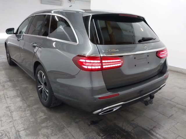 Mercedes-Benz E 200 AVANTGARDE E 200 d Estate