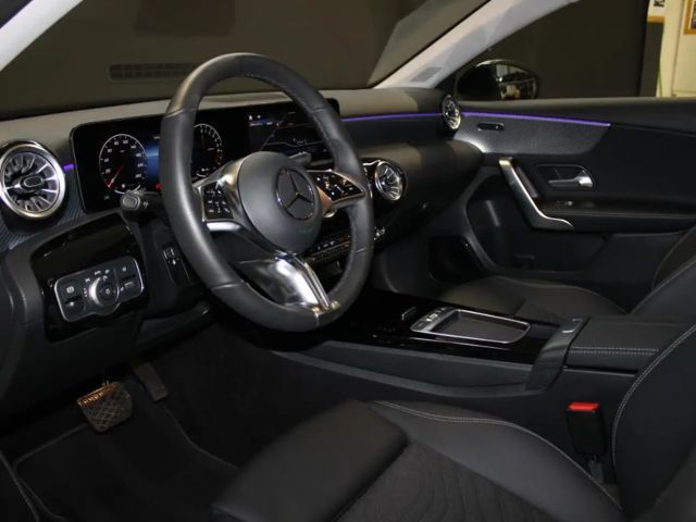 Mercedes-Benz A 250 A 250 e Premium
