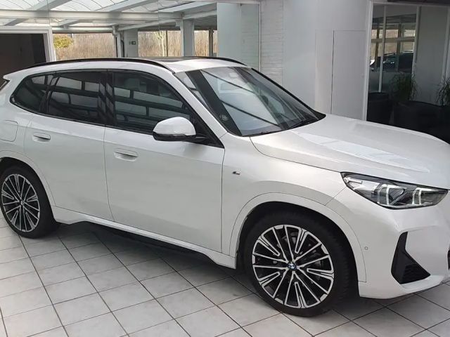 BMW X1 23 *HK- AHK- HUD- ACC- Panoramadach*