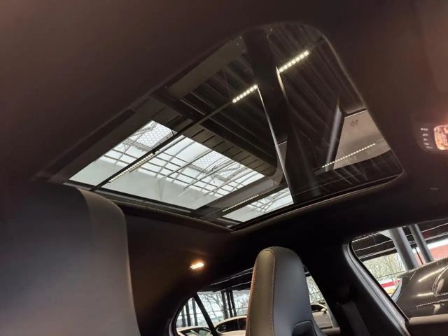 Mercedes-Benz A 250 A 250 e AMG Line