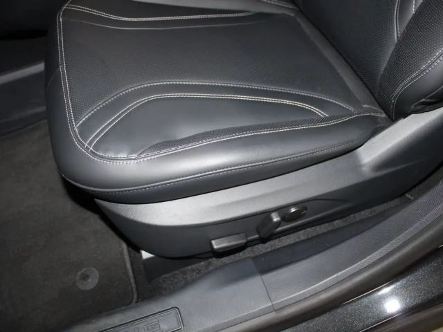 Ford Mustang Mach-E 99 kWh Top Ausstattung + Panoramadach