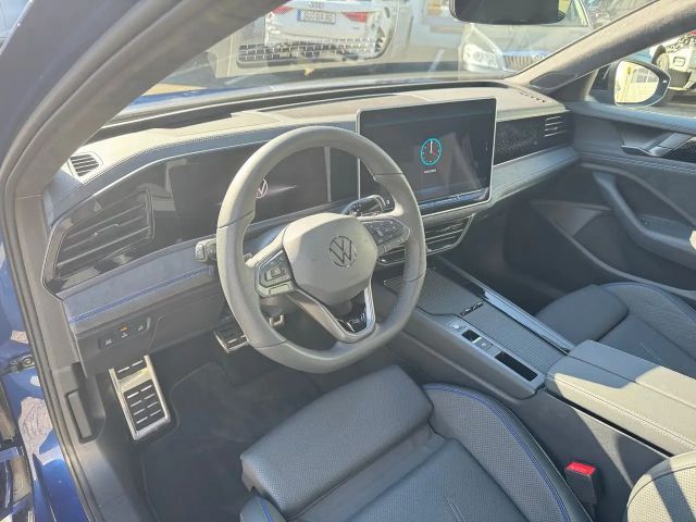 Volkswagen Passat 2.0 TSI DSG R-Line