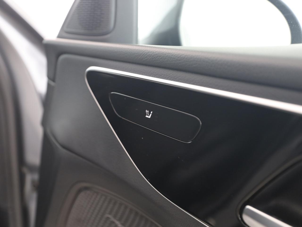 Mercedes-Benz C 180 AVANTGARDE Sedan