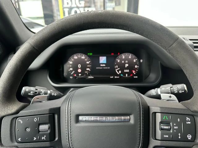 Land Rover Defender 110