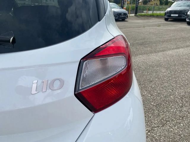 Hyundai i10 GO Plus 1,0 MT a5bu1 Schwarzes Dach