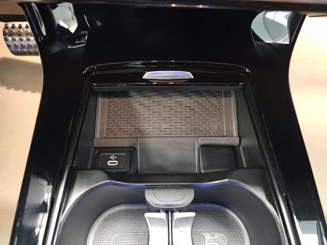 Mercedes-Benz CLA 200 AMG Line