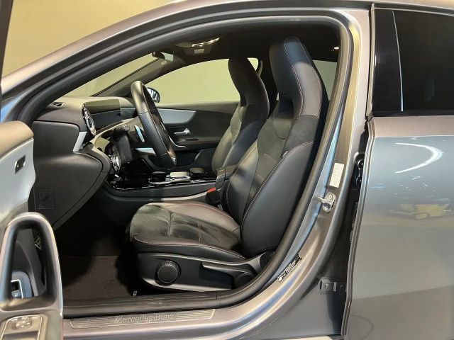 Mercedes-Benz A 250 A 250 e AMG Line