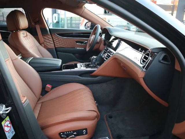 Bentley Flying Spur Hybrid V8