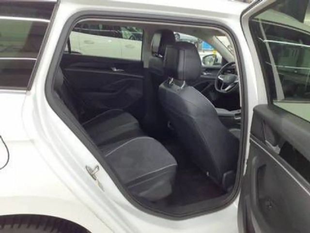 Volkswagen Passat 1.5 eTSI Business DSG Variant