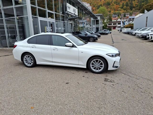 BMW 320 320i M-Sport Sedan