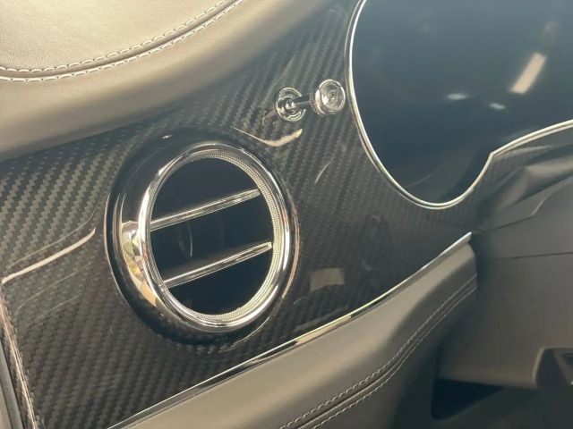 Bentley Bentayga V8