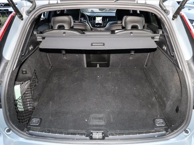 Volvo XC60 AWD Dark Plus