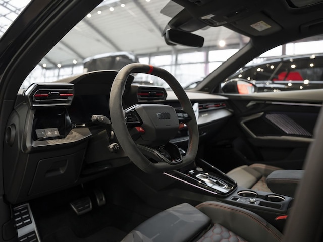 Audi RS3 Quattro S-Tronic Sedan