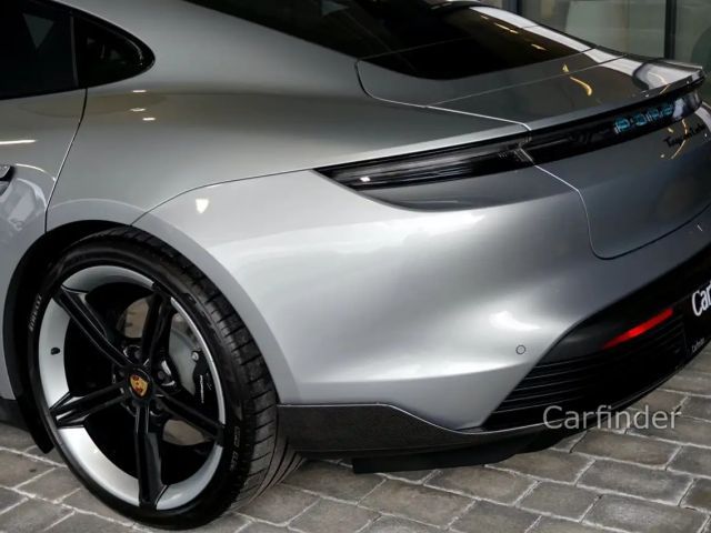 Porsche Taycan Turbo
