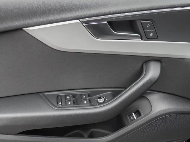 Audi A4 40 TFSI Quattro Sedan