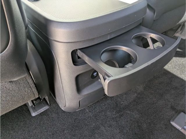 Hyundai Staria Signature