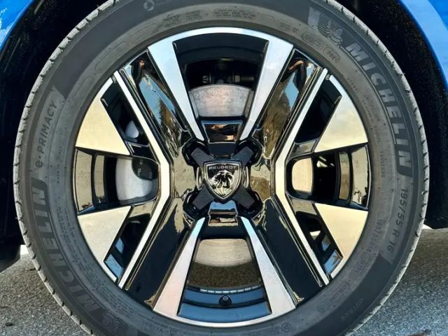 Peugeot 208 Allure Pack