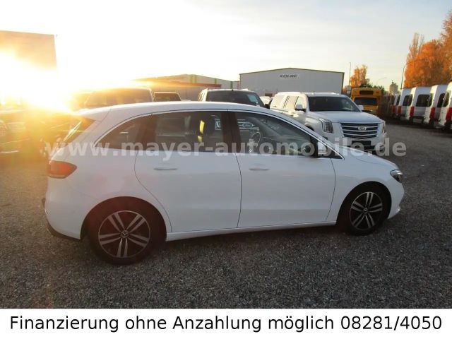 Mercedes-Benz B 180 B 180 d Progressive Sedan