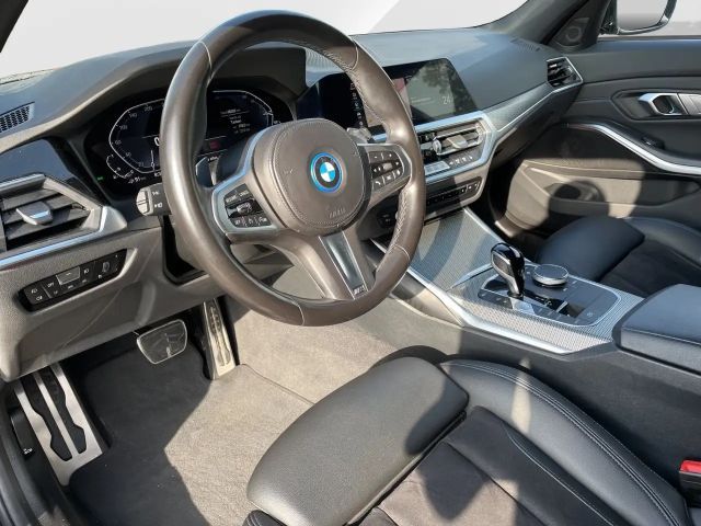 BMW 330 330e M-Sport Touring
