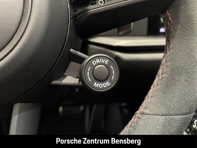 Porsche 992 4 Cabrio GTS Targa