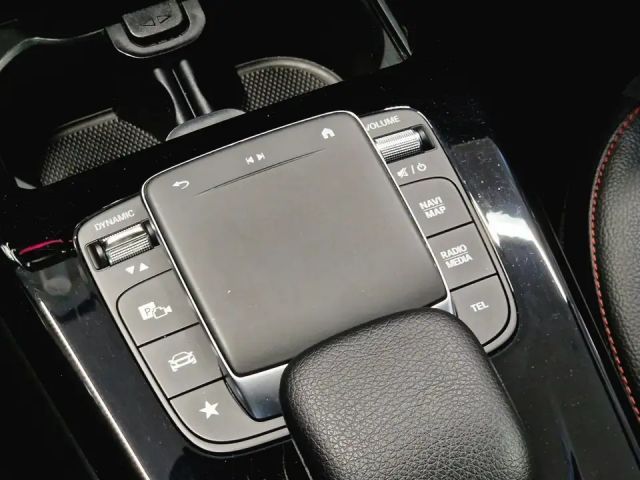 Mercedes-Benz CLA 180 AMG Line Coupé