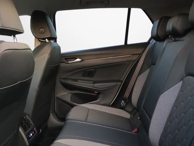 Volkswagen Golf 1.5 eTSI DSG