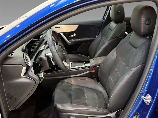 Mercedes-Benz A 250 4MATIC AMG Line