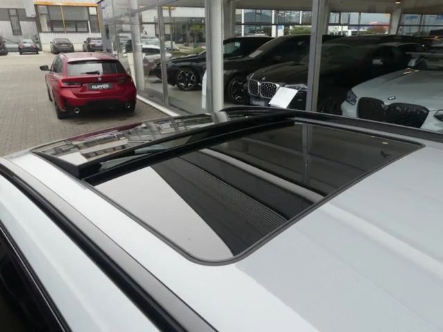 BMW 330 330e M-Sport Touring