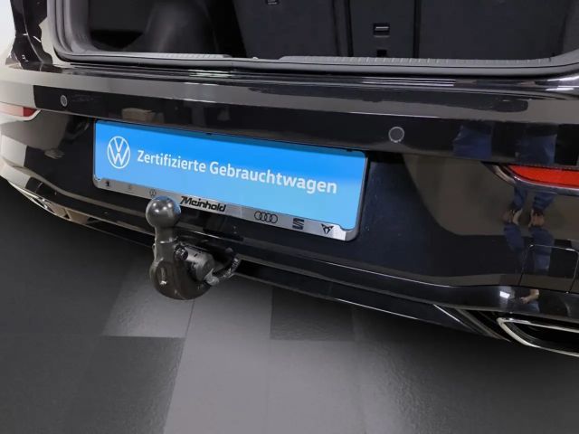 Volkswagen Golf 1.5 TSI DSG R-Line