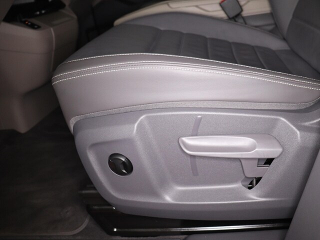 Volkswagen Multivan 2.0 TDI DSG Lang T7