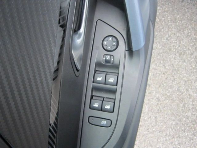 Peugeot E-2008 Allure Pack