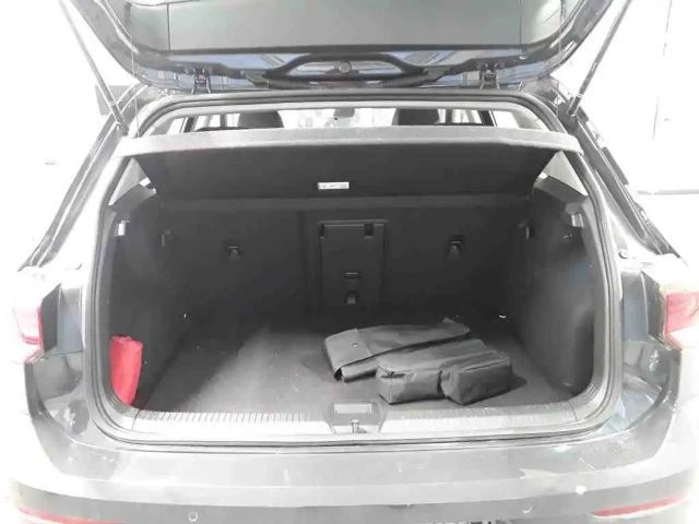 Volkswagen Golf 2.0 TSI DSG Golf VIII Style