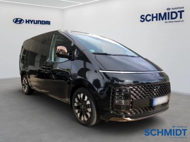 Hyundai Staria Signature