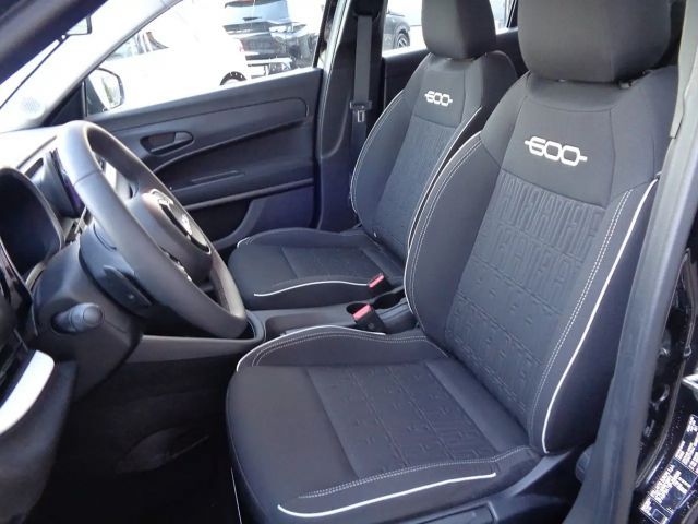 Fiat 600e Hybrid 100 6-Gang eDCT Mildhybrid Automatik Benzin