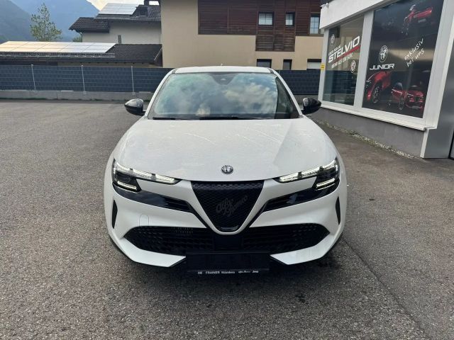 Alfa Romeo Junior Ibrida