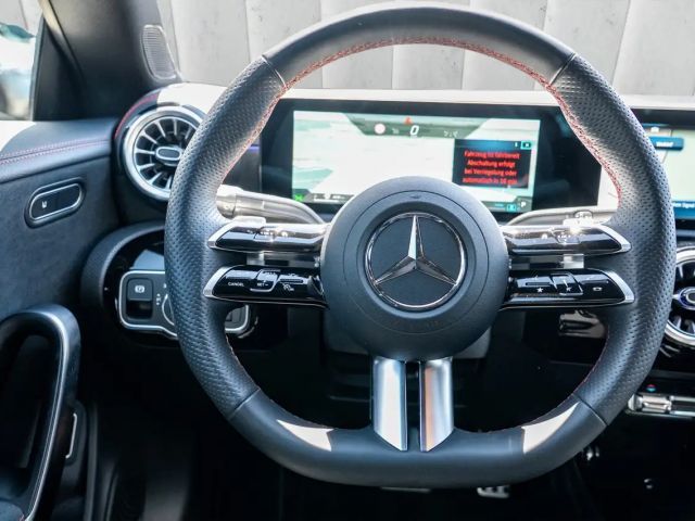 Mercedes-Benz CLA 200 AMG Line Coupé