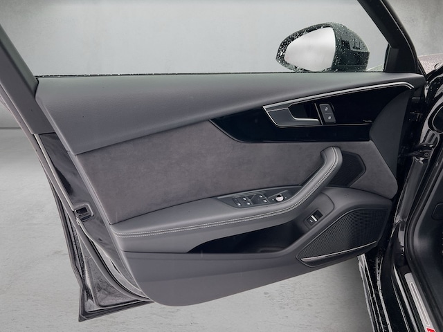 Audi A4 40 TFSI Avant Quattro S-Line S-Tronic