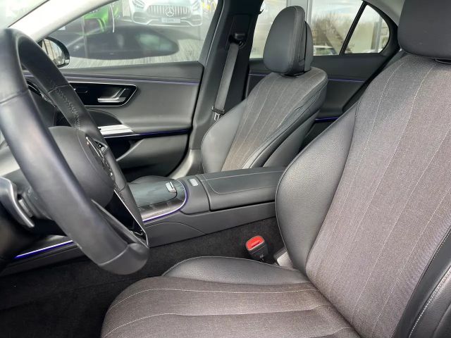 Mercedes-Benz E 220 E 220 d Sedan