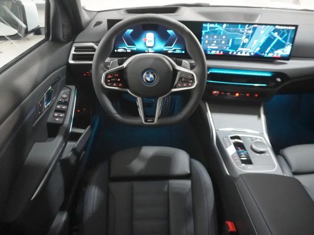 BMW 330 330e Sedan xDrive