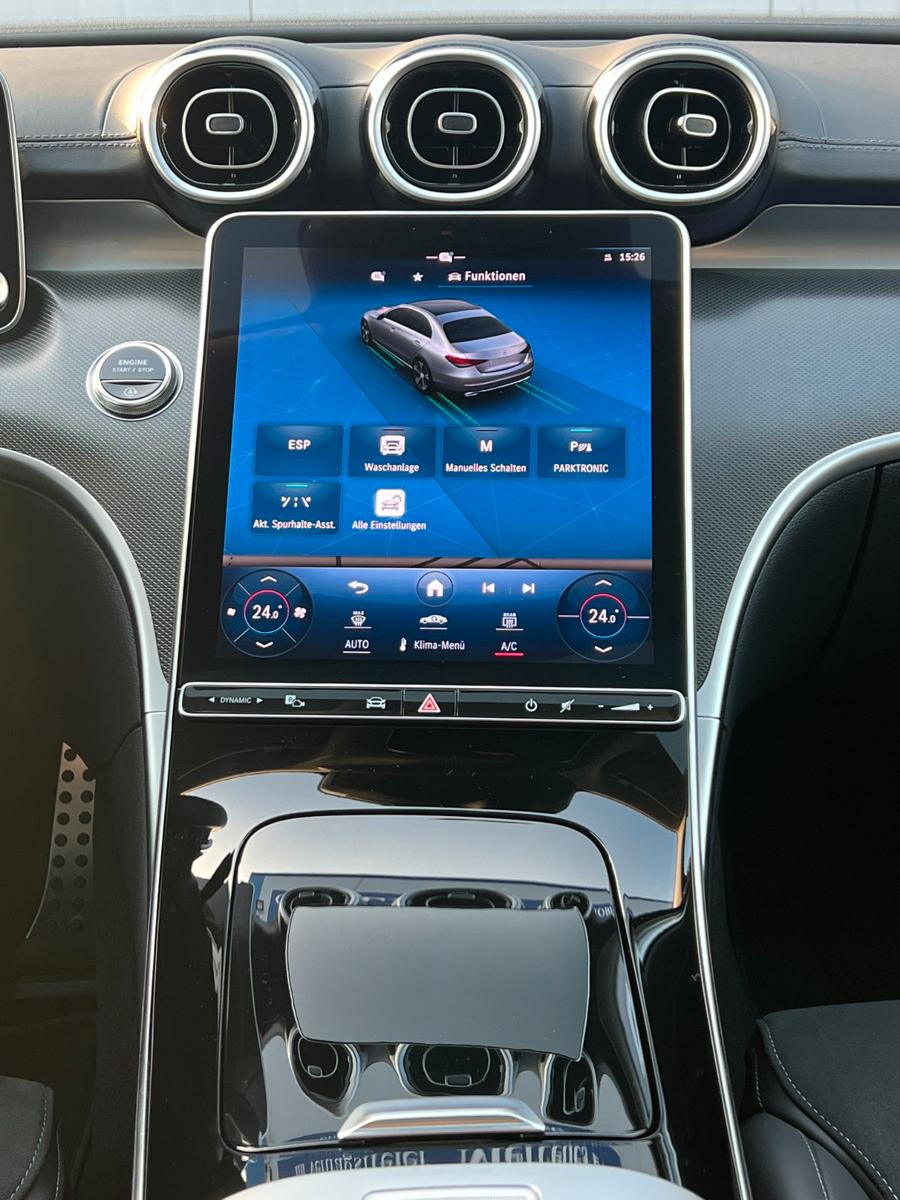 Mercedes-Benz C 200 AMG Line Sedan