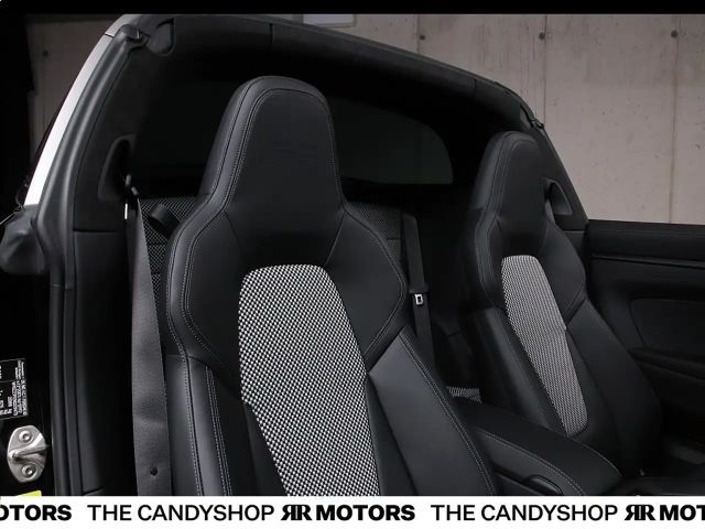 Porsche 911 4 Cabrio GTS Targa