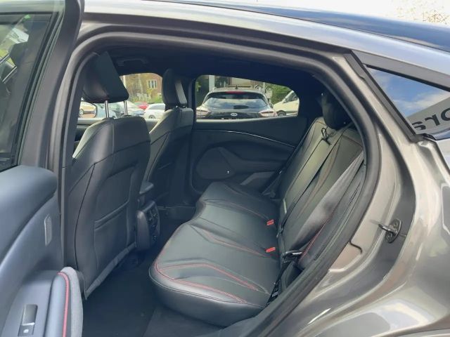 Ford Mustang Mach-E AWD