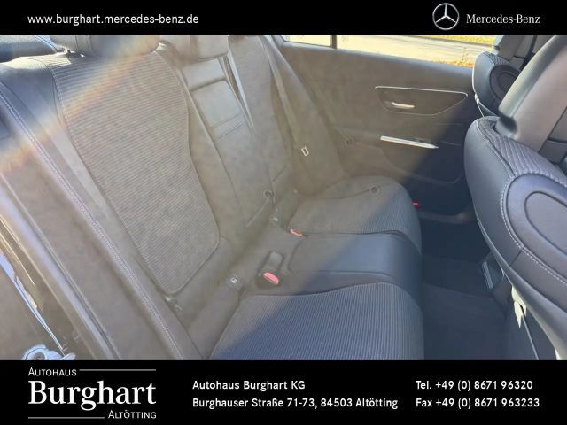 Mercedes-Benz C 200 4MATIC AVANTGARDE Sedan