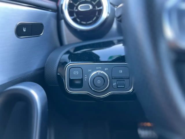 Mercedes-Benz CLA 200 AMG Line Coupé