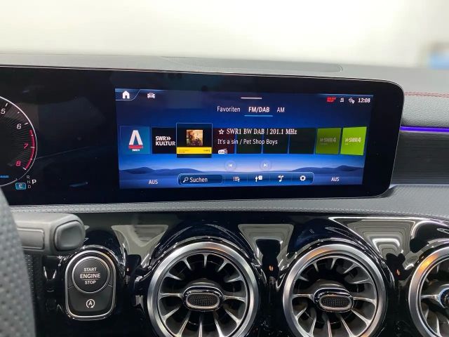 Mercedes-Benz CLA 200 AMG Line Shooting Brake