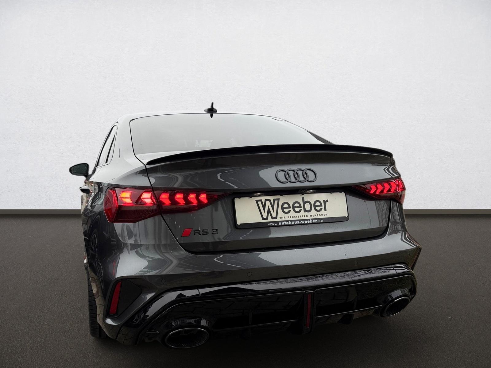 Audi RS3 Quattro S-Tronic Sedan