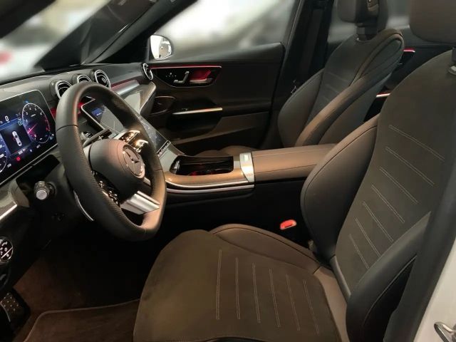 Mercedes-Benz C 200 AMG Line Sedan