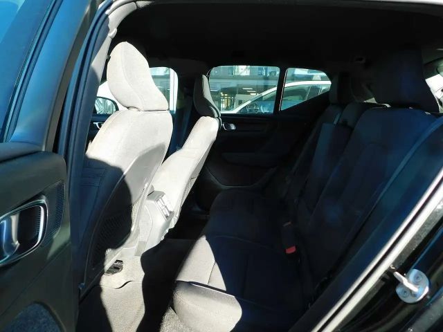 Volvo XC40 AWD Plus Recharge Twin Engine