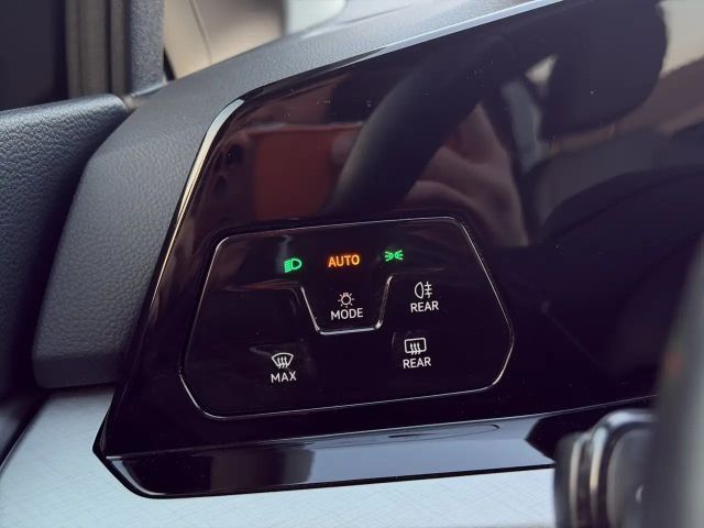 Volkswagen Golf DSG Life Variant