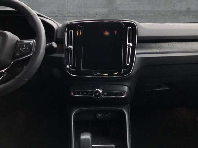 Volvo XC40 Core Recharge